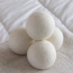 Apeiron Drogerballen - Droogballen - 6 XL Wasbollen - Droger - Duurzaam - Wasmachine - Wasverzachter - Energie Besparen - Zero Waste - Schapenvacht - Wol 17 Apeiron Drogerballen - Droogballen - 6 XL Wasbollen - Droger - Duurzaam - Wasmachine - Wasverzachter - Energie Besparen - Zero Waste - Schapenvacht - Wol -Schoonmaakartikelen Winkel 1200x1200 404