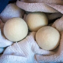 Apeiron Drogerballen - Droogballen - 6 XL Wasbollen - Droger - Duurzaam - Wasmachine - Wasverzachter - Energie Besparen - Zero Waste - Schapenvacht - Wol 19 Apeiron Drogerballen - Droogballen - 6 XL Wasbollen - Droger - Duurzaam - Wasmachine - Wasverzachter - Energie Besparen - Zero Waste - Schapenvacht - Wol -Schoonmaakartikelen Winkel 1200x1200 406