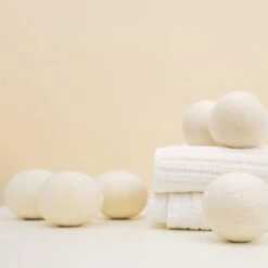 Apeiron Drogerballen - Droogballen - 6 XL Wasbollen - Droger - Duurzaam - Wasmachine - Wasverzachter - Energie Besparen - Zero Waste - Schapenvacht - Wol 24 Apeiron Drogerballen - Droogballen - 6 XL Wasbollen - Droger - Duurzaam - Wasmachine - Wasverzachter - Energie Besparen - Zero Waste - Schapenvacht - Wol -Schoonmaakartikelen Winkel 1200x1200 411