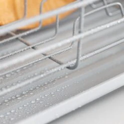 Navaris Afdruiprek Met Uitneembare Bestekhouder - Afwasrek Met Losse Lekbak - Vaatwasrek Met Plateau - Voor Bestek, Borden, Schalen En Pannen 10 Navaris Afdruiprek Met Uitneembare Bestekhouder - Afwasrek Met Losse Lekbak - Vaatwasrek Met Plateau - Voor Bestek, Borden, Schalen En Pannen -Schoonmaakartikelen Winkel 1200x1200 700