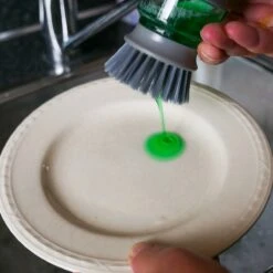 In Round Afwasborstel Met Zeepdispenser / Zeepreservoir – Inclusief Houder – Grijs – Afwas Borstel – Zeep Handborstel – Doseerpomp – Afwasmiddel Dispenser – Navulbaar 16 In Round Afwasborstel Met Zeepdispenser / Zeepreservoir – Inclusief Houder – Grijs – Afwas Borstel – Zeep Handborstel – Doseerpomp – Afwasmiddel Dispenser – Navulbaar -Schoonmaakartikelen Winkel 1200x1200 773