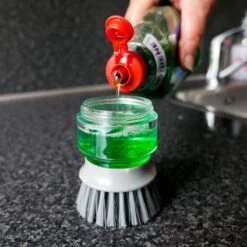 In Round Afwasborstel Met Zeepdispenser / Zeepreservoir – Inclusief Houder – Grijs – Afwas Borstel – Zeep Handborstel – Doseerpomp – Afwasmiddel Dispenser – Navulbaar 18 In Round Afwasborstel Met Zeepdispenser / Zeepreservoir – Inclusief Houder – Grijs – Afwas Borstel – Zeep Handborstel – Doseerpomp – Afwasmiddel Dispenser – Navulbaar -Schoonmaakartikelen Winkel 1200x1200 774