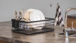 Sareva Afdruiprek - Met Plateau - Zwart 5 Sareva Afdruiprek - Met Plateau - Zwart -Schoonmaakartikelen Winkel 1200x675 1