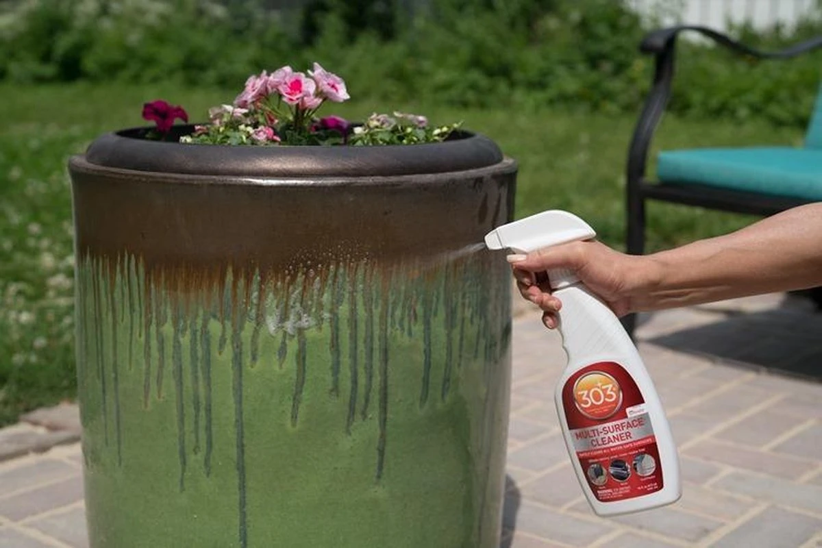 303® Multi-Surface Cleaner - 946 Ml | Veilig Voor Alle Soorten Bekleding En Vinyl. Vlekken Verdwijnen Binnen Enkele Minuten En Verkleurde Oppervlakken Komen Weer Tot Leven. 4 303® Multi-Surface Cleaner - 946 Ml | Veilig Voor Alle Soorten Bekleding En Vinyl. Vlekken Verdwijnen Binnen Enkele Minuten En Verkleurde Oppervlakken Komen Weer Tot Leven. - Afbeelding 2