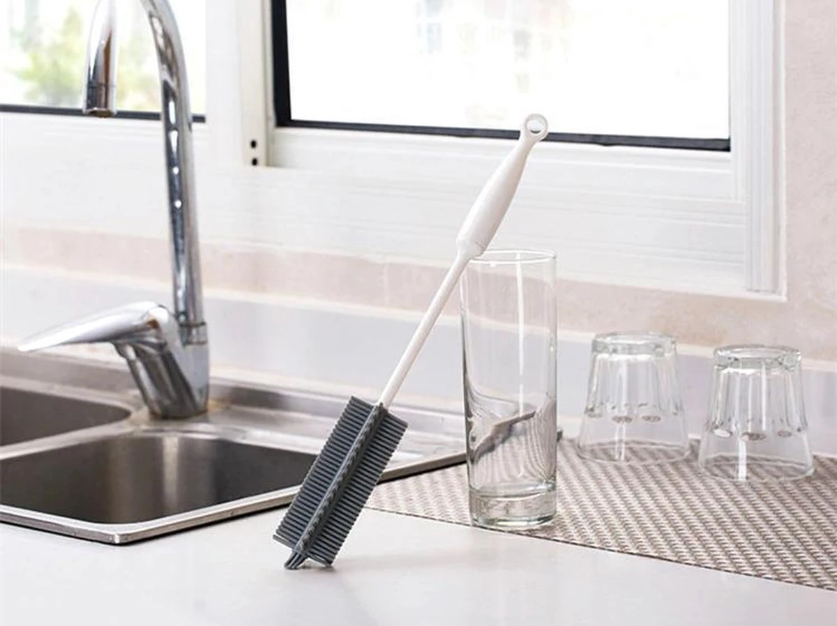 Merkloos Flessenborstel - Siliconen - Schoonmaak - Baby - Bidon - Dopper - Flessen - Reiniger - Wit - Grijs - Glazen - Borstel 3 Merkloos Flessenborstel - Siliconen - Schoonmaak - Baby - Bidon - Dopper - Flessen - Reiniger - Wit - Grijs - Glazen - Borstel