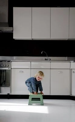 PUHLMANN - Inklapbare Kruk, JAMES, Plastic, Groen, 22 Cm Hoog, Max 100kilo 15 PUHLMANN - Inklapbare Kruk, JAMES, Plastic, Groen, 22 Cm Hoog, Max 100kilo -Schoonmaakartikelen Winkel 744x1200