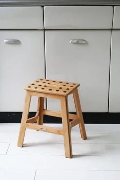 PUHLMANN - Inklapbare Kruk, JAMES, Hout, 41 Cm Hoog, Max 150 Kilo 13 PUHLMANN - Inklapbare Kruk, JAMES, Hout, 41 Cm Hoog, Max 150 Kilo -Schoonmaakartikelen Winkel 800x1200 9